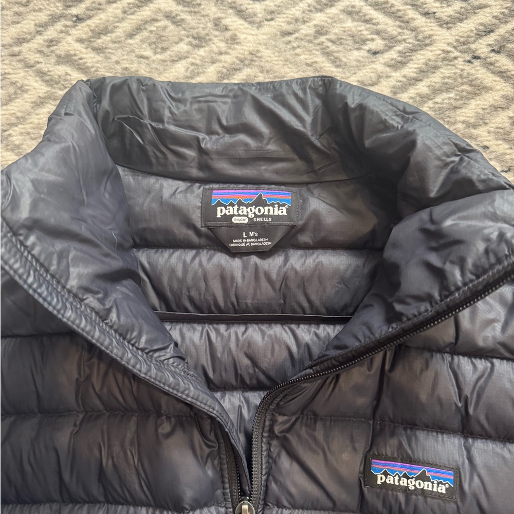 Patagonia Men’s Black Down Jacket - Picture 2 of 6